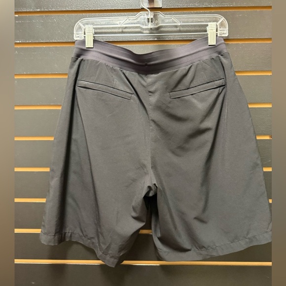 Athleta Venture Bermuda Shorts Black Size 8 - Picture 3 of 3